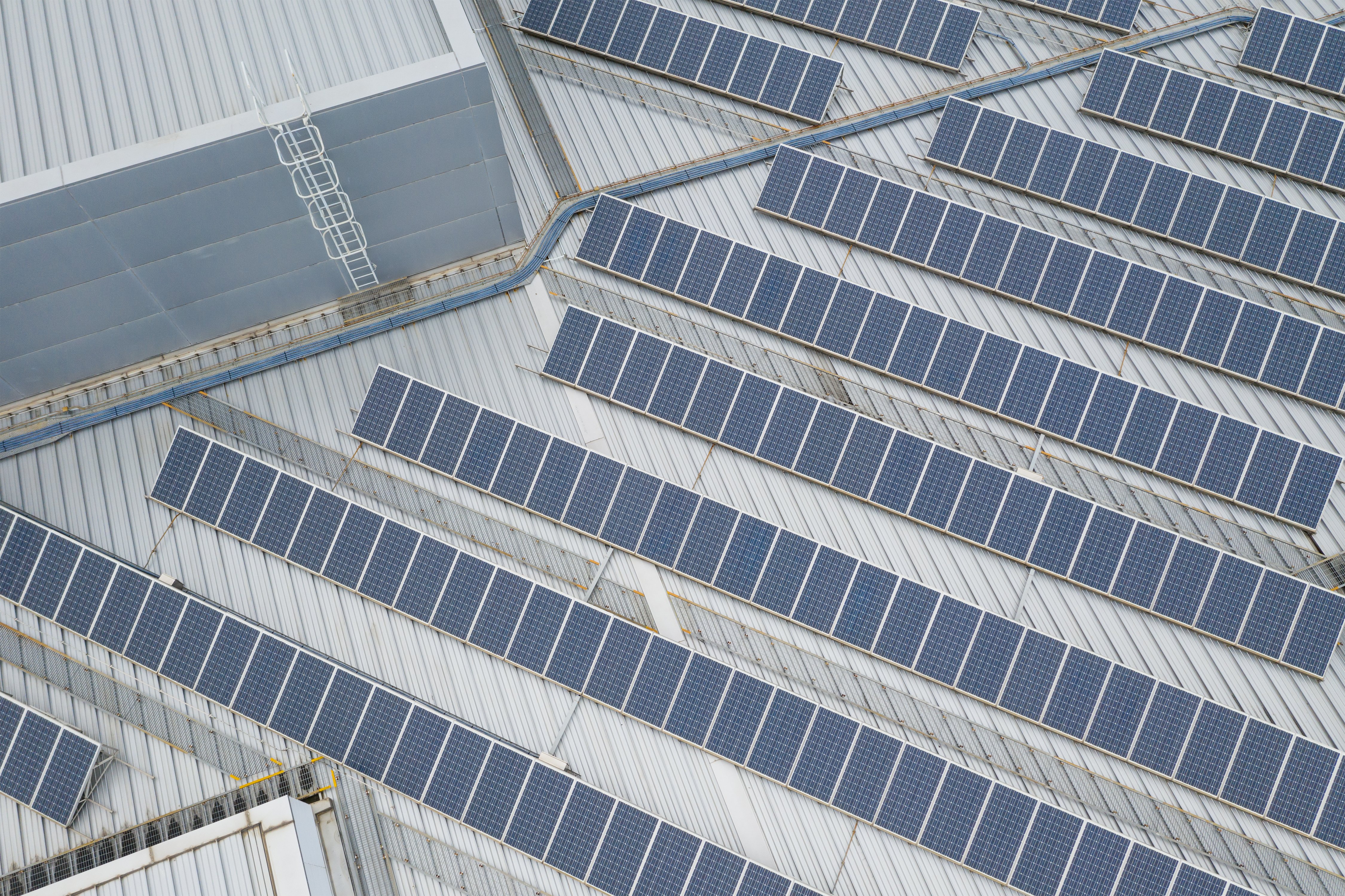 solar-panel-system-2025-03-24-09-16-35-utc