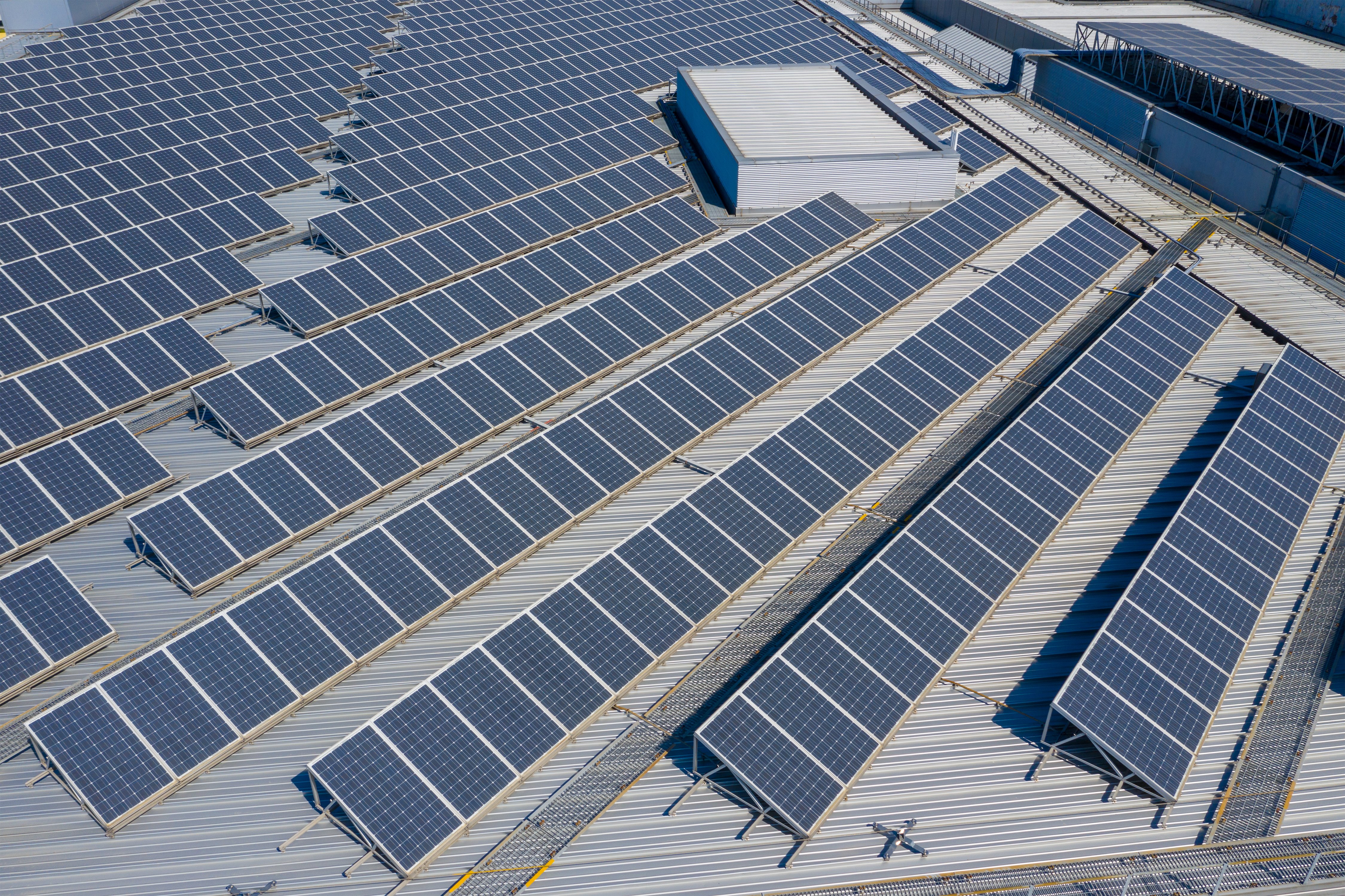 solar-panels-on-rooftop-for-green-energy-2026-03-24-23-10-25-utc